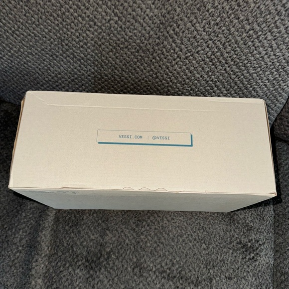 NEW pair of VESSI Soho Sneakers Size 13 Men’s - Picture 8 of 10